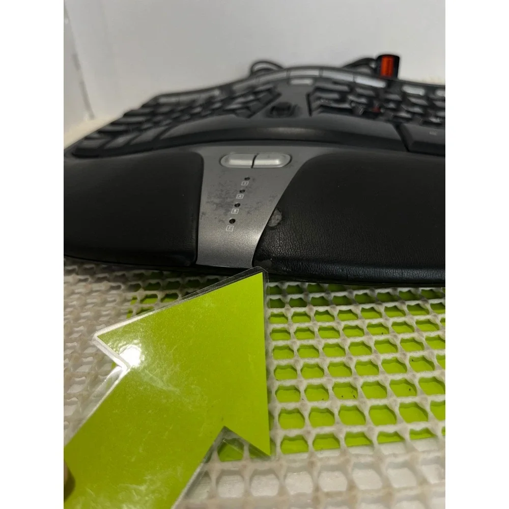 Microsoft Natural Ergonomic Keyboard 4000 v1.0 Working Has faded letters